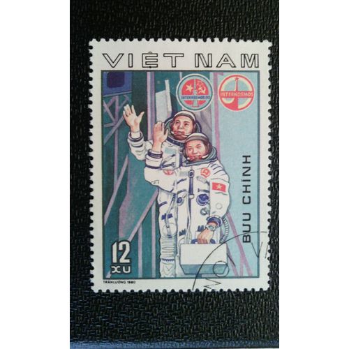 Timbre Vietnam (Yt 245 ) 1980 L'équipage Du Soyouz 37 Sur Le Portique