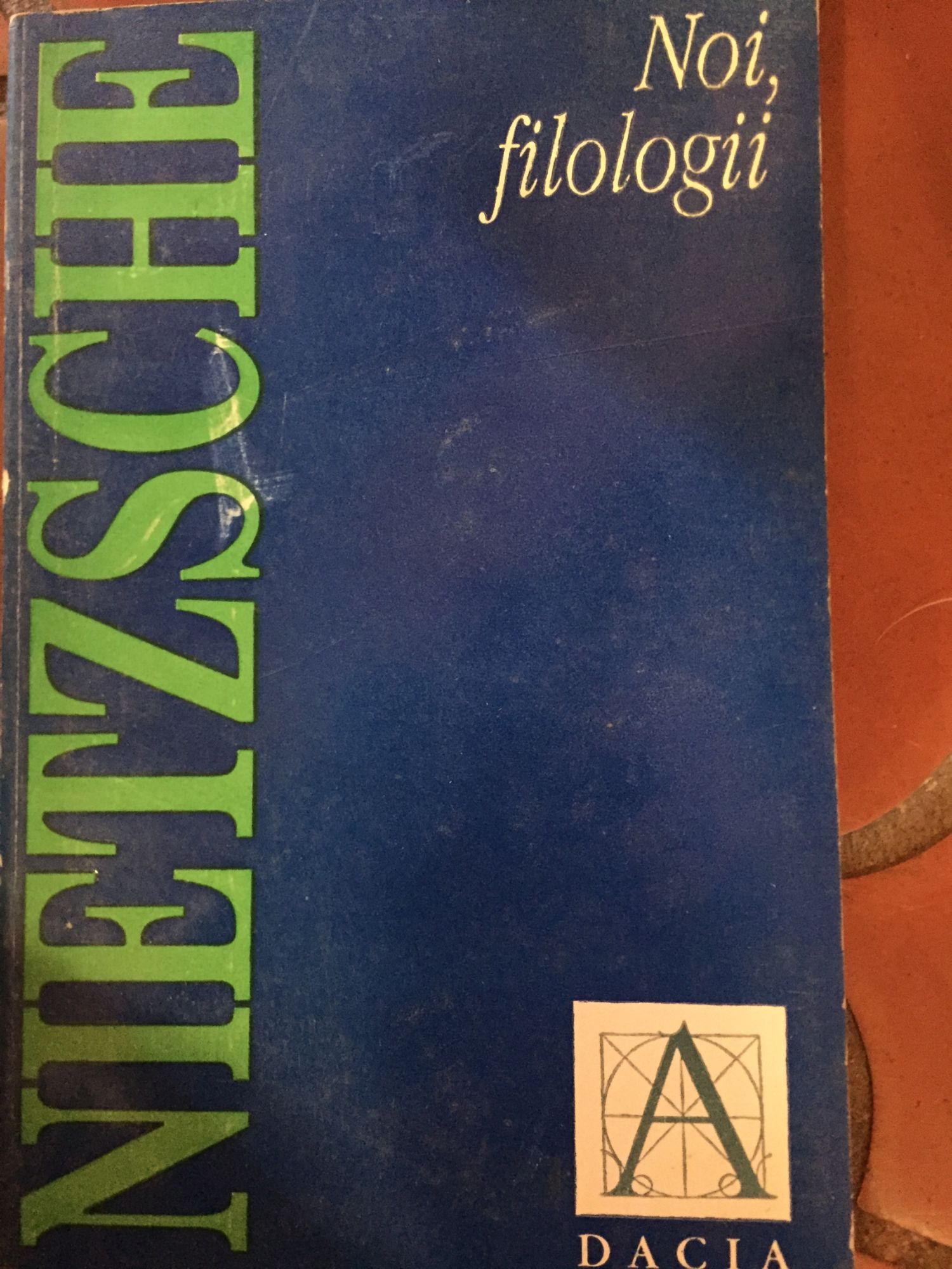 Noi, Filologii