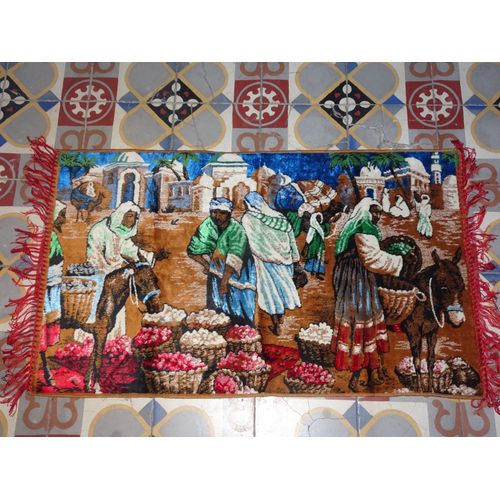 Tapis Afrique Du Nord, Années 1970, Thème : Marché Arabe Avec Âne, 0,55 X 1 M, Excellent État