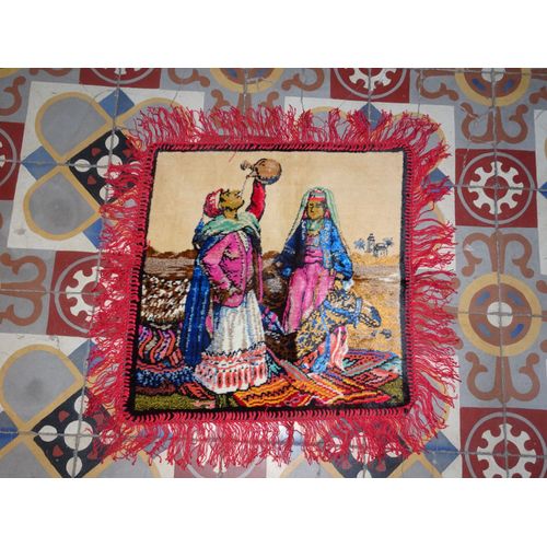 Tapis Afrique Du Nord, Années 1970, Thème : Scène De Chasse À Cheval, 0,55 X 1 M, Excellent État