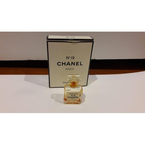 Miniature Parfum Chanel N°19 Vide Et Sa Boîte