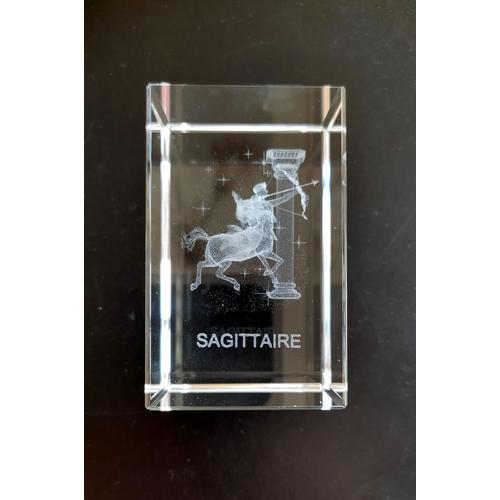 Presse-papier bloc de verre gravé en 3D " Sagittaire "