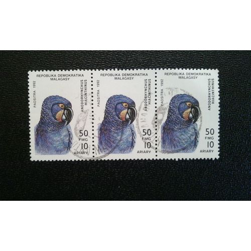 Timbre Madagascar ( Yt 1144 ) 1993 Ara Hyacinthe (Anodorhynchus Hyacinthinus)