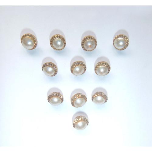 Lot De 11 Boutons Anciens En Verre Dorés Nacrés À Pied, Queue, Diamètre 0,9 Cm - Mercerie