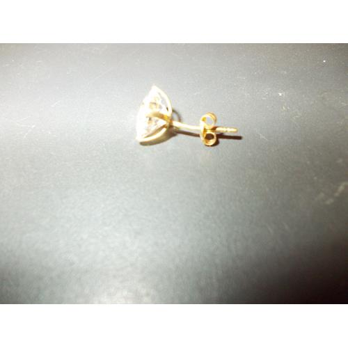 1boucle D&#39oreilles En Or Avec Brillant En Zirconium