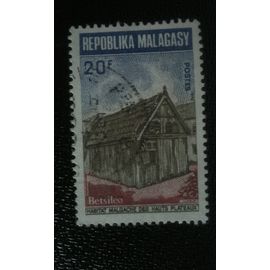 Timbre Madagascar ( Yt 469 ) 1970 Habitat Hautes Terres Malgaches - Betsileo