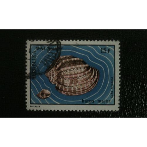 Timbre Madagascar ( Yt 518 ) 1973 Coquilles Grande Harpe (Harpa Major)