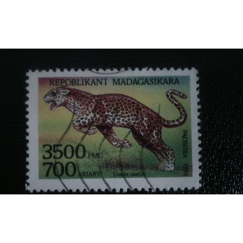 Timbre Madagascar ( Yt 1358 ) 1994 Léopard Des Neiges (Panthera Uncia)