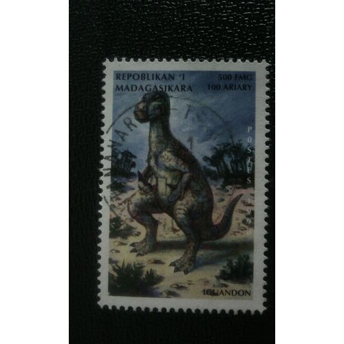 Timbre Madagascar ( Yt 1681c ) 1998 Animaux Préhistoriques - Iguanodon