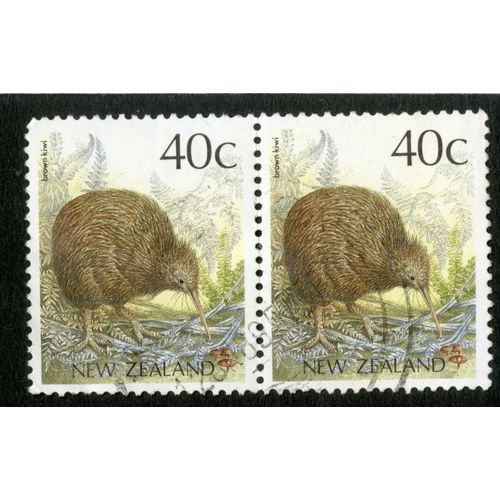 Deux Timbres Oblitérés New Zealand , Brown Kiwi, 40c