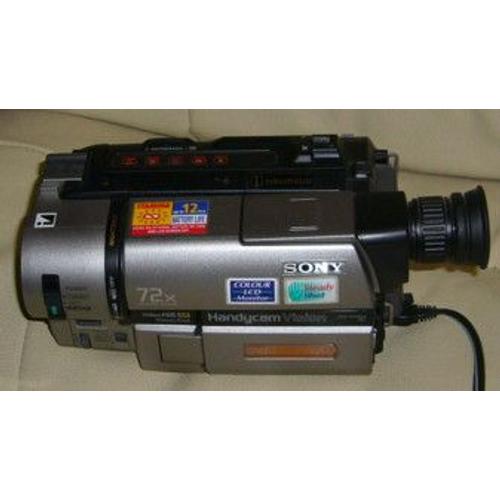 Sony Handycam CCD-TRV67E - Caméscope - 380 KP - 20x zoom optique - Hi8 - noir, argent métallique
