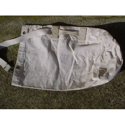 Militaria Sac Paquetage Blanc Marine Orne De Dessins Faits Main A L'encre