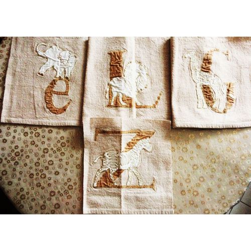 Motifs Brodés D'animaux Dorés À Découper Ou Couper Patchwork Sur Tissu Coton