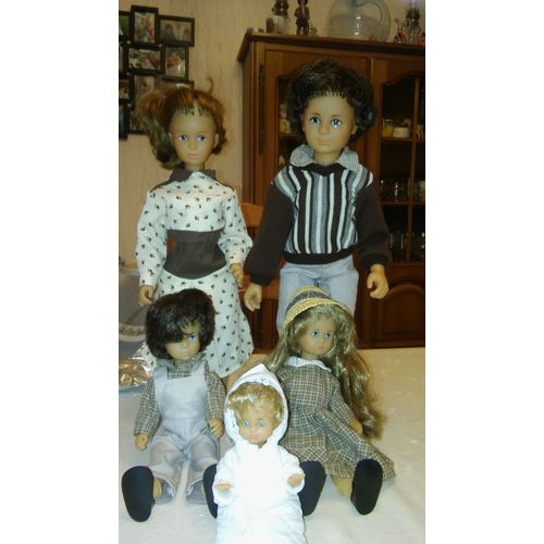 Lot De Poupée De La Famille Bella Années 1975