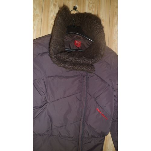 Doudoune Courte Miss Sixty. Taille M. Couleur Marron. Col Laine. 30 % Duvet.