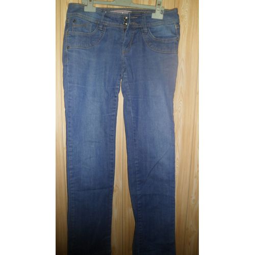 Jean Femme &#34diwa Jeans&#34. Taille 38. 95 % Coton, 5 % Élasthanne. Longueur Totale Du Pantalon : 107 Cm Environ. D&#39occasion : Bon État.