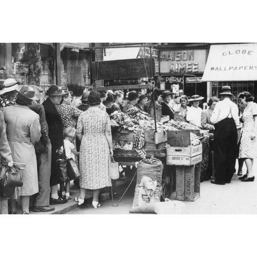 Ww2 - Queue Pour L'achat De Légumes À Sutton Dans Le Surrey
