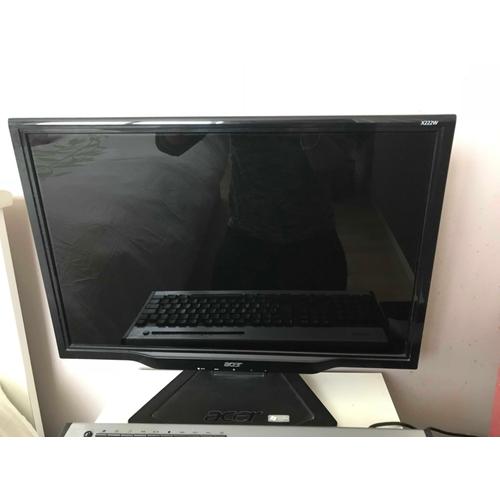 Acer X222W - Écran LCD - 22" - 1680 x 1050 - TN - 300 cd/m² - 1000:1 - 5 ms - DVI-D, VGA - noir brillant