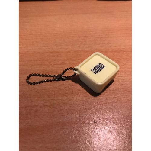 Porte Clé , Clef , Clefs Ancien Norma , Lampe Norma , Secours Norma