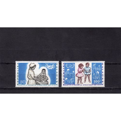 Timbres De Poste Aérienne De Madagascar (Année De La Coopération Internationale)