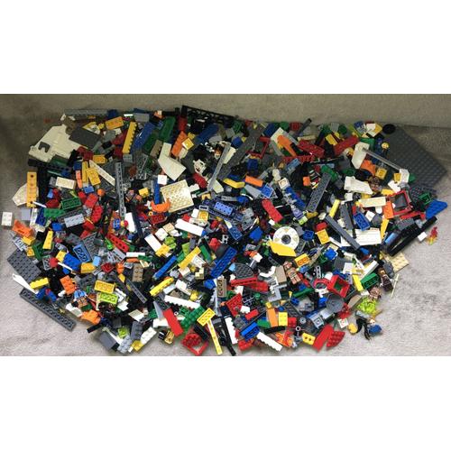 Gros Lot De Lego De Plusieurs Boites Avec Personnages (Spiderman, Star Wars...)