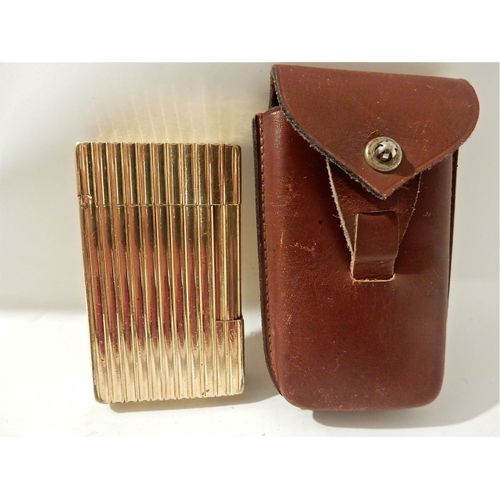 Briquet Dupont Plaqué Or Extra Plat Motif Lignes Verticales