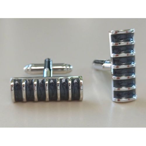 Boutons De Manchettes En Forme De Demi Cylindre De Couleurs Argentée Et Noire Pour De L'élégance ...