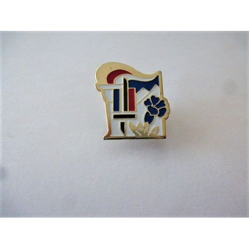 Pins Militaria Kepi Ancien / Signé Jp