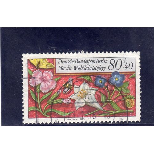 Timbre-Poste De Berlin Ouest (Enluminure DUn Livre DHeures : Fleurs, Fraise, Bourdon Et Papillon)