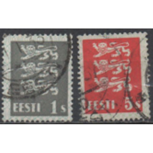 Estonie: Lot De 2 Timbres De La Même Série.