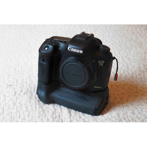 Canon EOS 7D Mark II 20.2 mpix + Grip