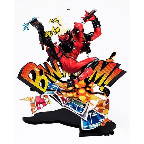 Marvel Comics Statuette Pvc Deadpool Breaking The Fourth Wall 24 Cm