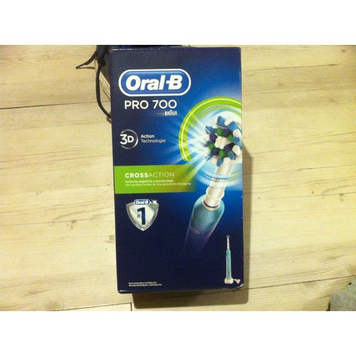 Oral-B Pro 700 White - Brosse À Dents