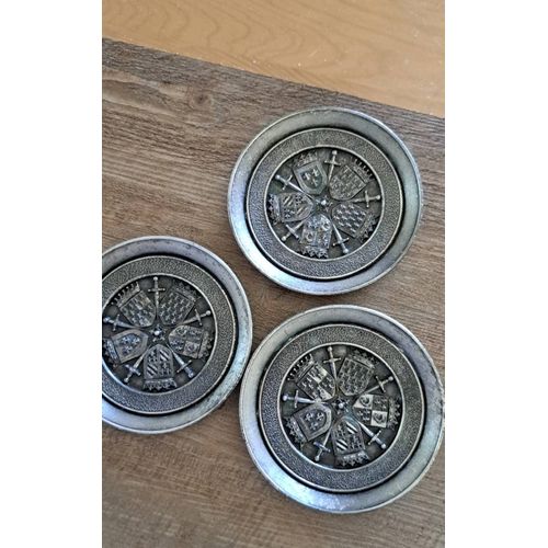 3 Dessous De Verres Ou Bouteille En Métal. Vintage