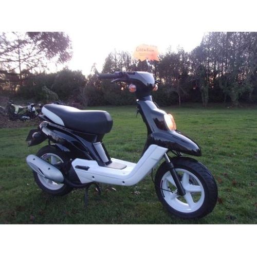 Scooter MBK Booster 50cc Modèle 2016 - Blanc