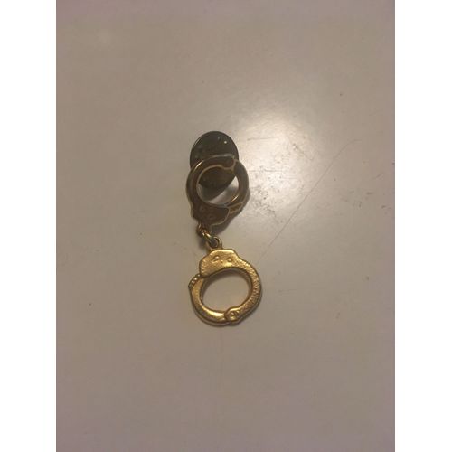Pin’S Paire De Menotte