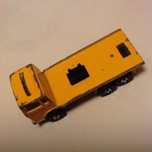 Majorette Camion Plateau Jaune 1/100