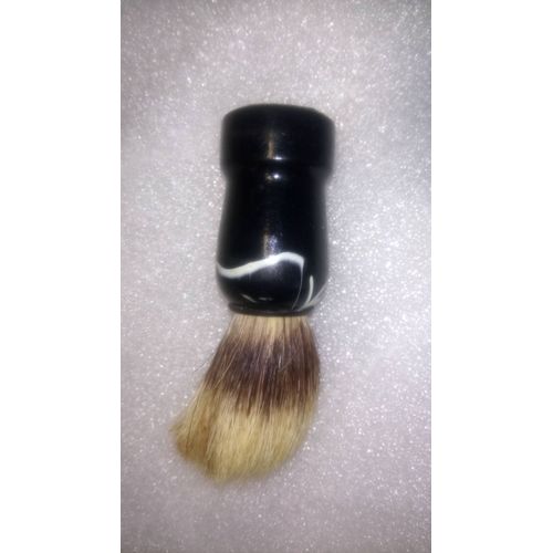 Blaireau De Rasage En Bois Noir Avec Une Ligne Blanche