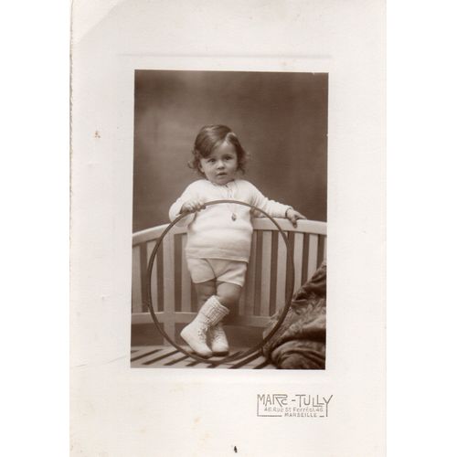 Photo Vintage Noir Et Blanc - L'enfant Au Cerceau - Photo Marc Tully - 46 Rue Saint Fereol - Marseille