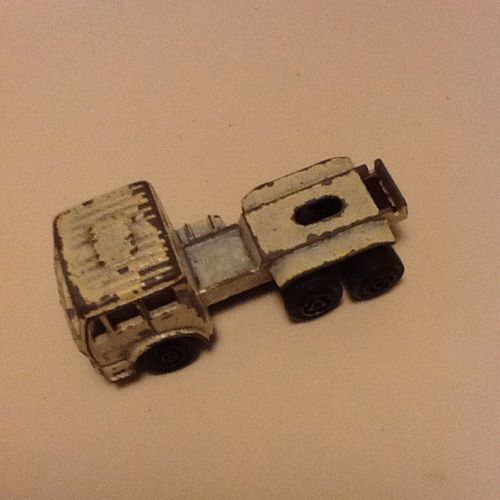Majorette Camion Mercedes Blanc 1/100