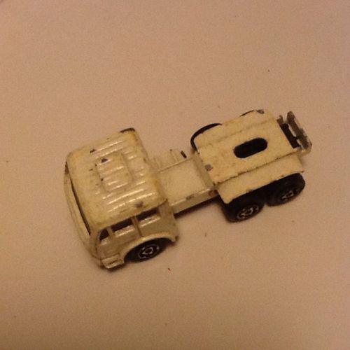 Majorette Camion Mercedes Blanc 1/100