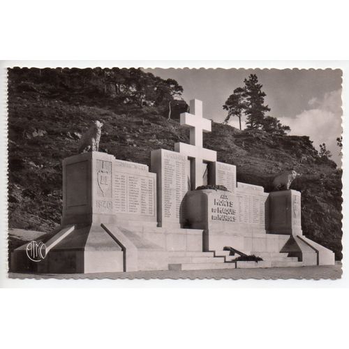 Revin - Monument Des Manises, Sculpteur Louis Henri (Ardennes, Maquis Guerre 39-45)
