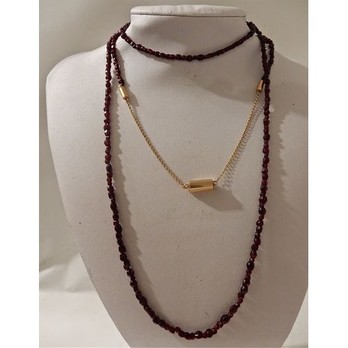 Collier En Grenat Et Attache Or Massif