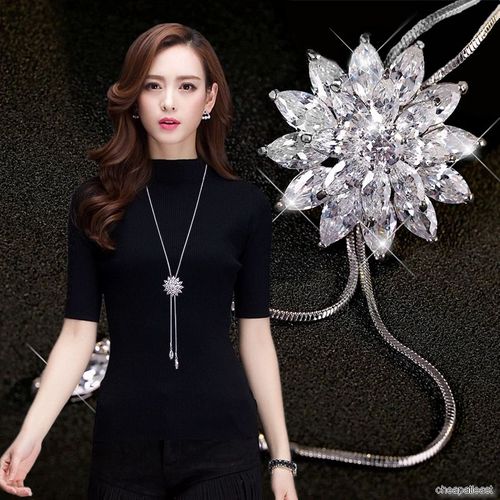 Superbe Collier Sautoir Chic Et Tendance Classique Pendentif "Fleur De Flocon De Neige" Cristal Minéral Sur Métal Argenté - 85 Cm - Idéal Soirée Clubing Cérémonie