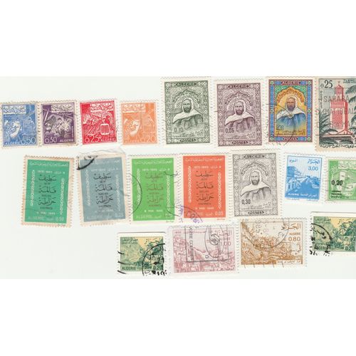 19 Timbres Oblitérés D'algérie Emis Entre 1962 Et 1984