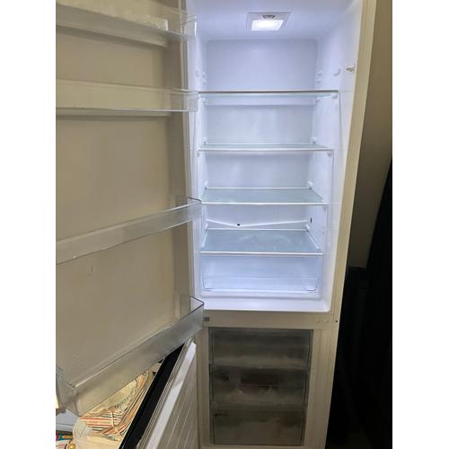 Vend réfrigérateur