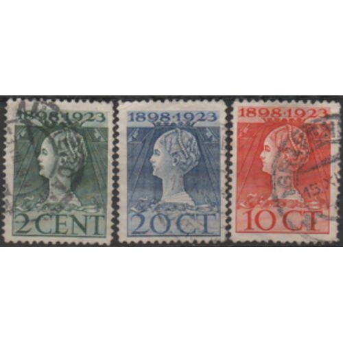 Pays-Bas : Lot De 3 Timbres À L'effigie De La Reine Wilhelmina.