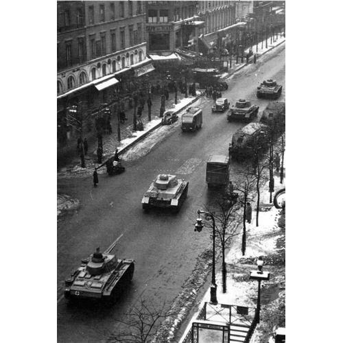 Ww2 - Chars Allemands Dans Les Rues De Paris Fin 1942