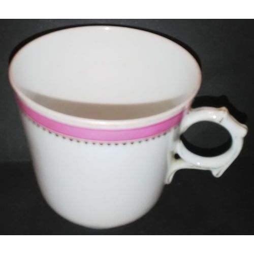 Tasse A Café - Porcelaine Fine - Signée " Pillivuyt & Cie "