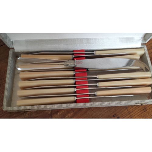 12 Couteaux Anciens  Fromage En Corne Et Inox